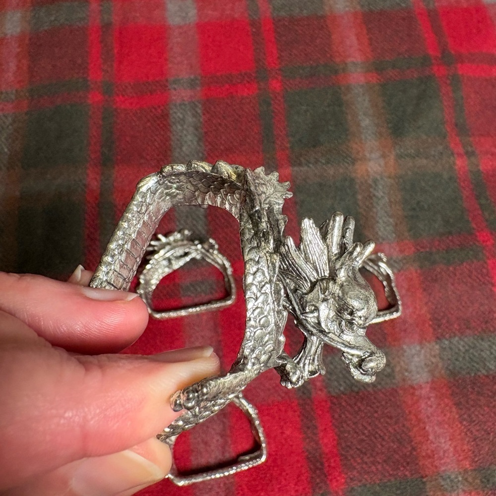 Extremely RARE Arthur Court  Dragon Napkin Rings -Set of 4 - Picture 5 of 13